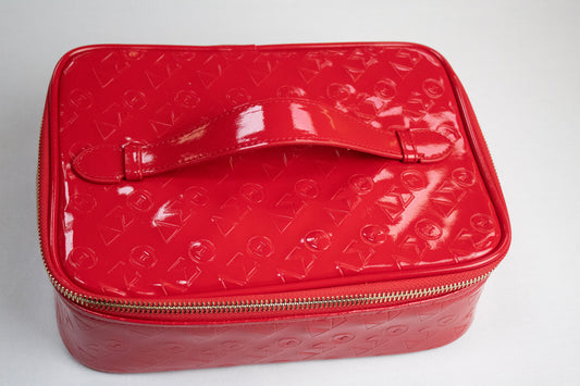 Delta ΔΣΘ Embossed Toiletry Case